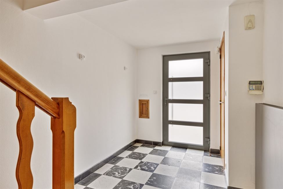 Maison 2ch + poss 2 ch ou prof lib. - jardin - gar.