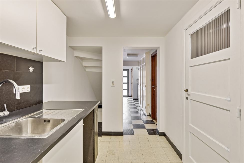 Maison 2ch + poss 2 ch ou prof lib. - jardin - gar.