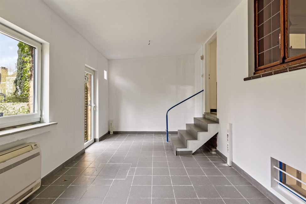 Maison 2ch + poss 2 ch ou prof lib. - jardin - gar.