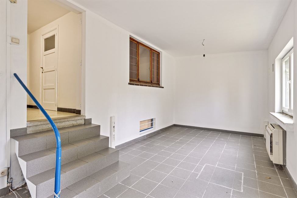 Maison 2ch + poss 2 ch ou prof lib. - jardin - gar.