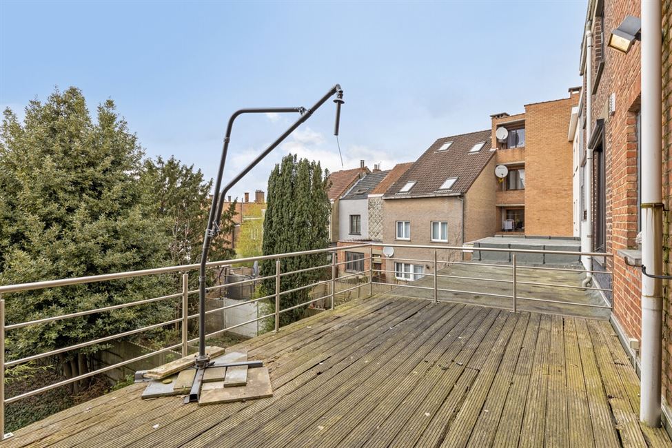 Maison 2ch + poss 2 ch ou prof lib. - jardin - gar.