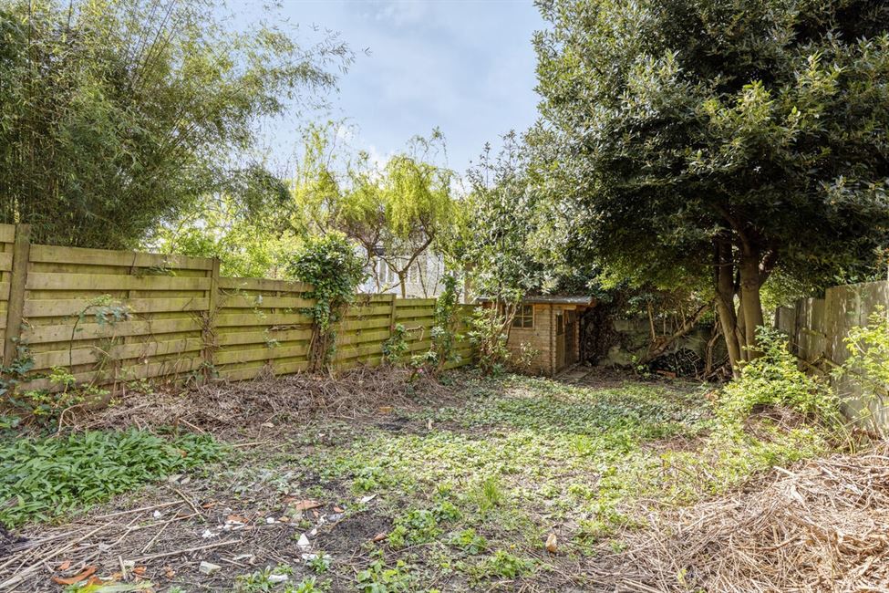 Maison 2ch + poss 2 ch ou prof lib. - jardin - gar.