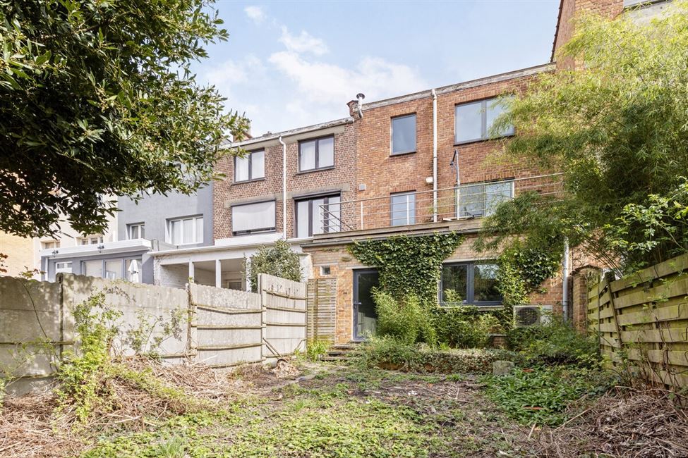 Maison 2ch + poss 2 ch ou prof lib. - jardin - gar.