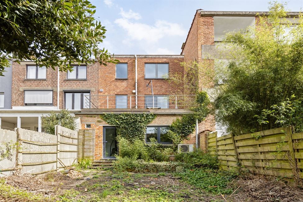 Maison 2ch + poss 2 ch ou prof lib. - jardin - gar.