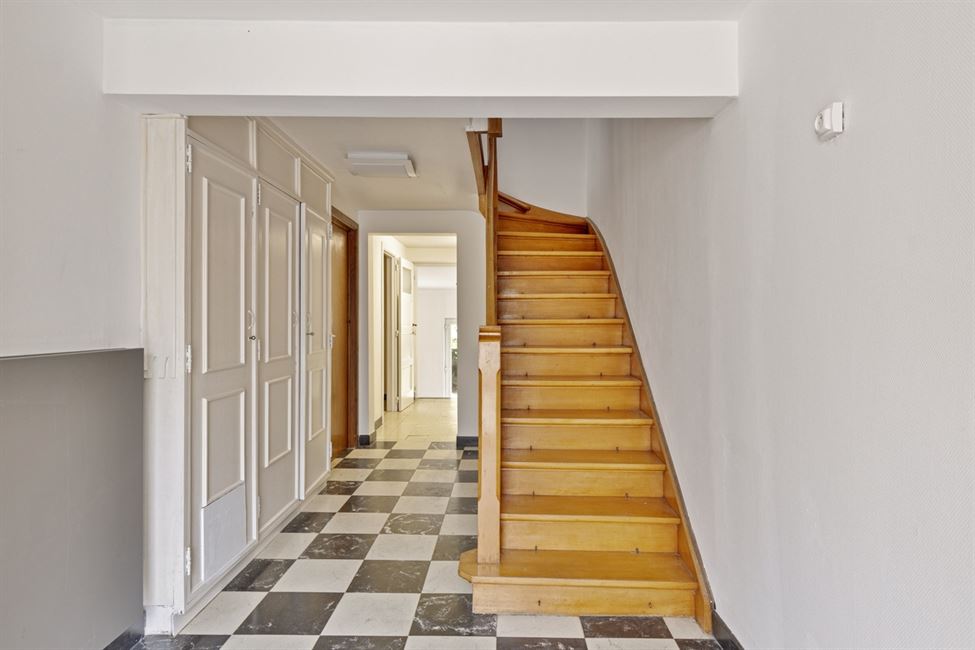 Maison 2ch + poss 2 ch ou prof lib. - jardin - gar.