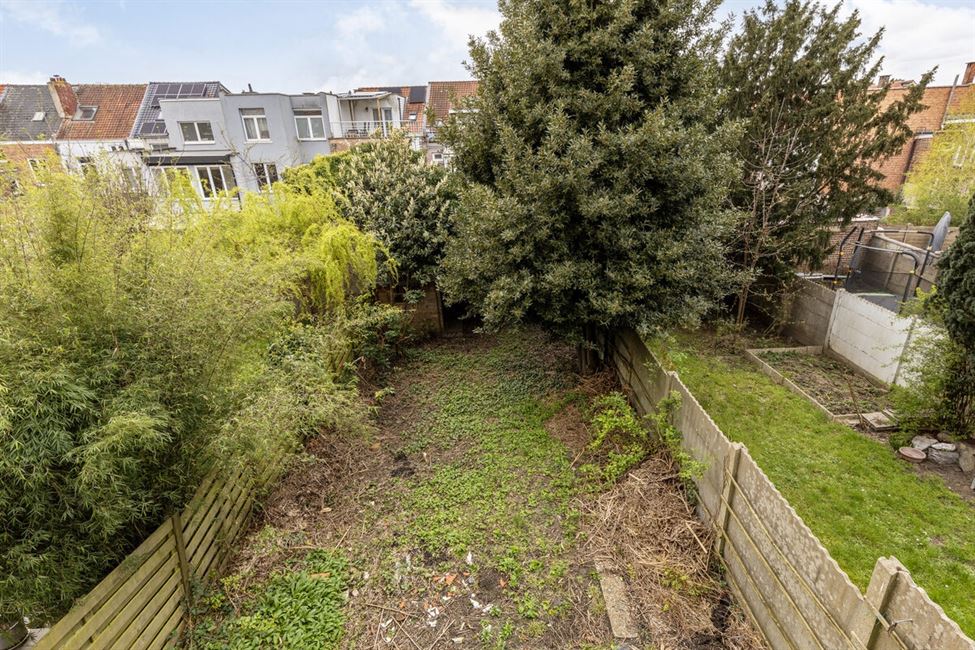 Maison 2ch + poss 2 ch ou prof lib. - jardin - gar.