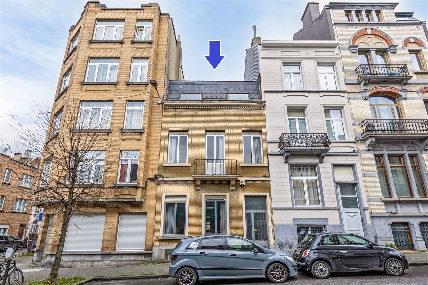 OPTION: Maison 5CH avec jardinet S/O - à rénover
