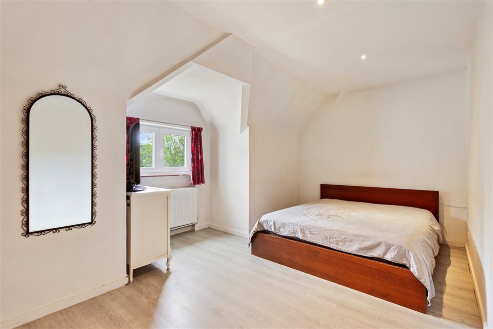 En cours de compromis :Villa  à 2 pas du centre de Wavre !