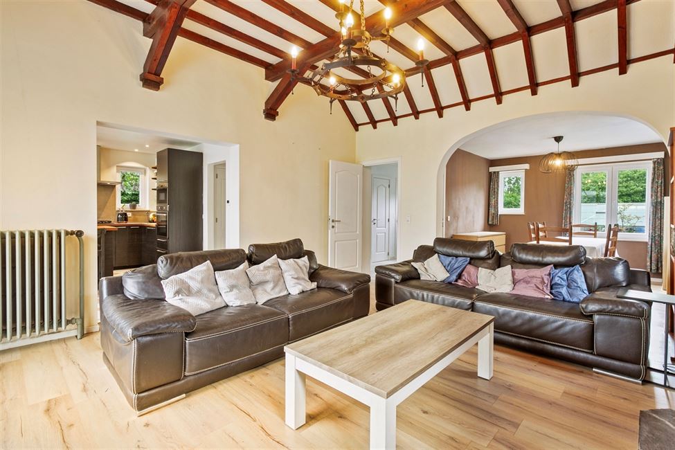 En cours de compromis :Villa  à 2 pas du centre de Wavre !