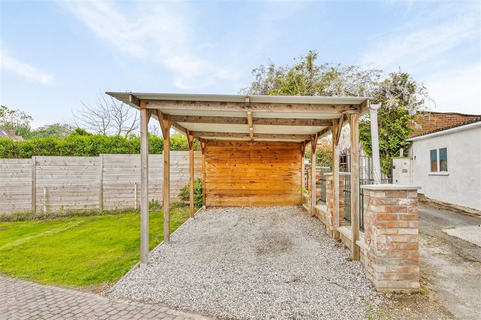 En cours de compromis :Villa  à 2 pas du centre de Wavre !