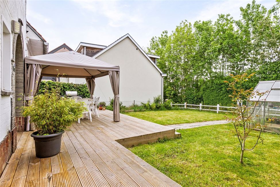 En cours de compromis :Villa  à 2 pas du centre de Wavre !