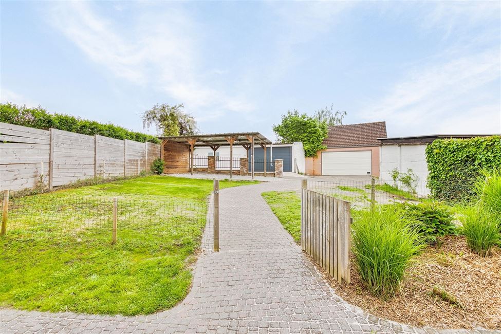 En cours de compromis :Villa  à 2 pas du centre de Wavre !