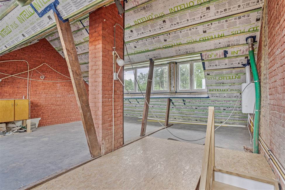 VENDU! Bel étage de 175M2 avec jardin S/E