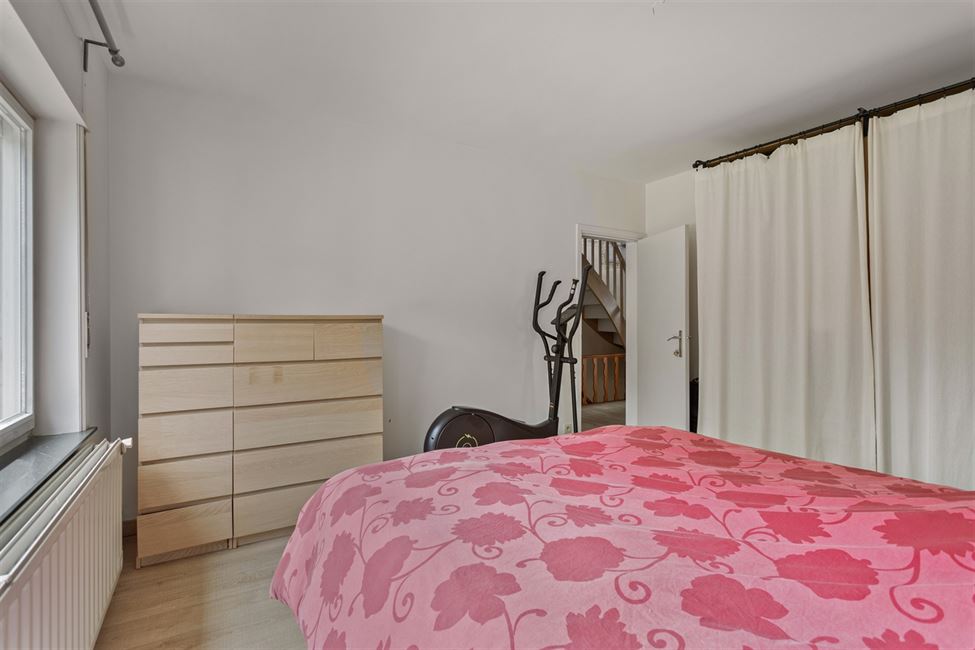 VENDU! Bel étage de 175M2 avec jardin S/E