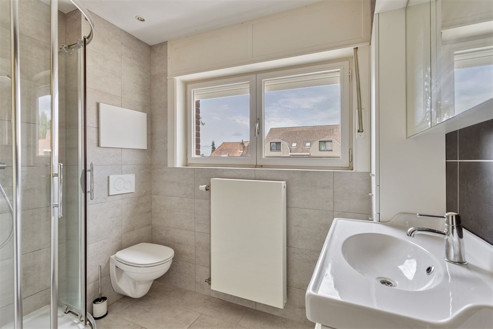 VENDU! Bel étage de 175M2 avec jardin S/E