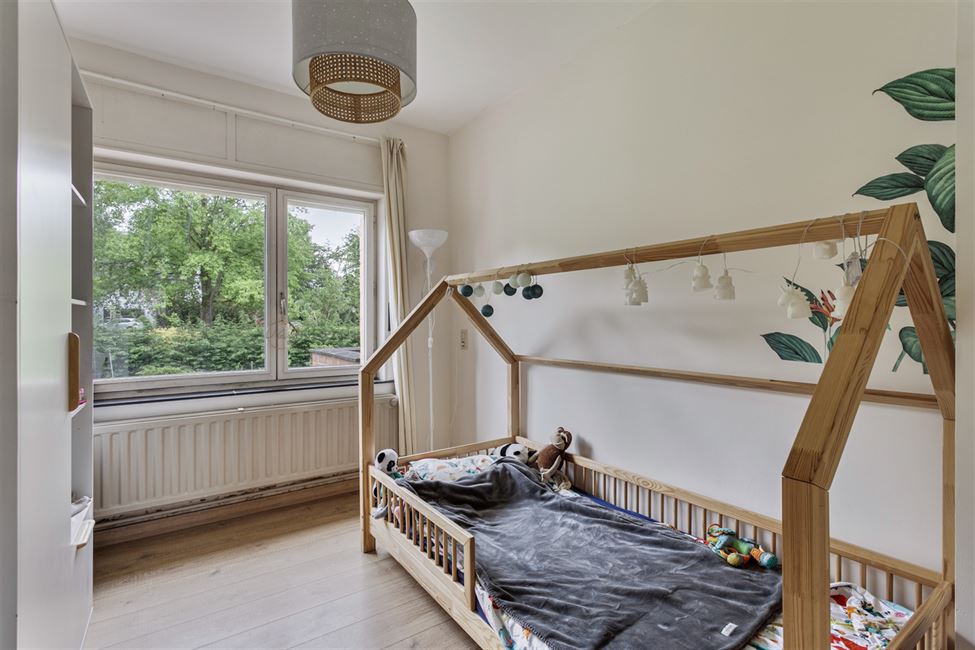 VENDU! Bel étage de 175M2 avec jardin S/E