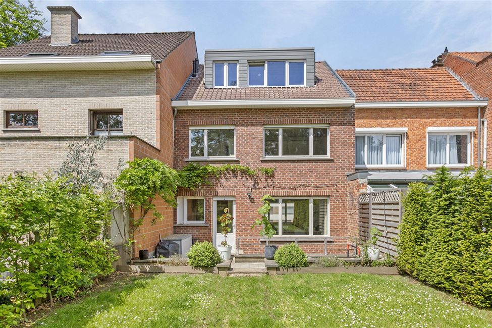 VENDU! Bel étage de 175M2 avec jardin S/E