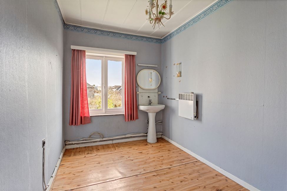 OPTION OPTION Maison à rénover avec tt mignon jardin