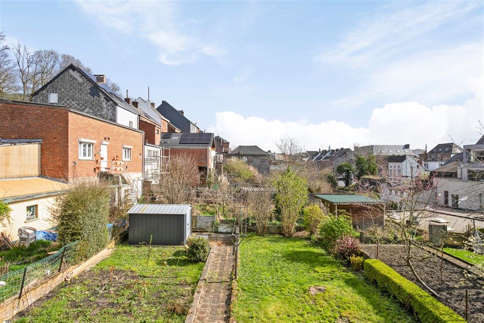 OPTION OPTION Maison à rénover avec tt mignon jardin