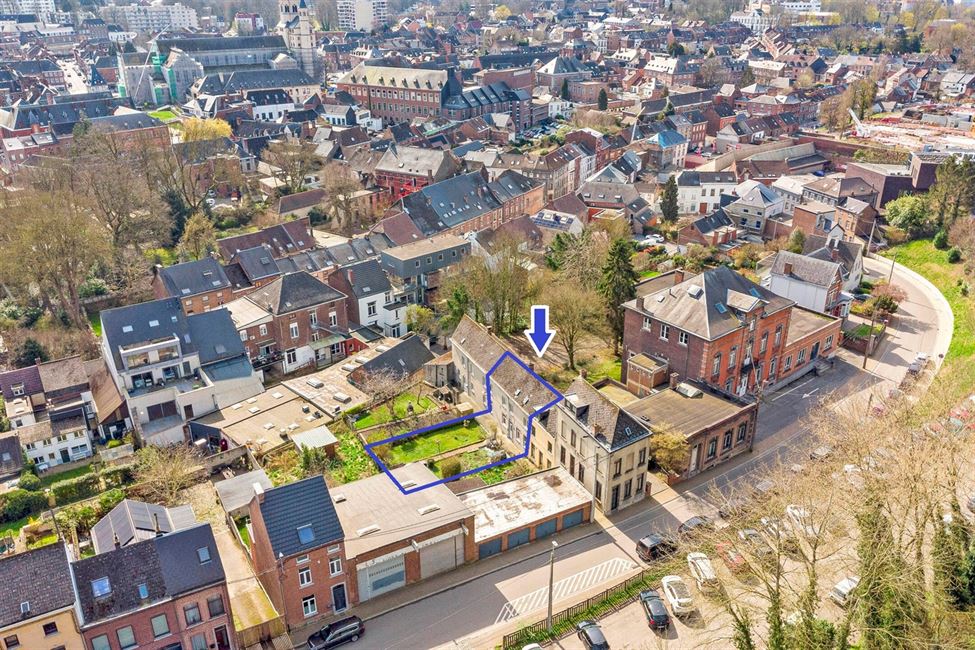 OPTION OPTION Maison à rénover avec tt mignon jardin