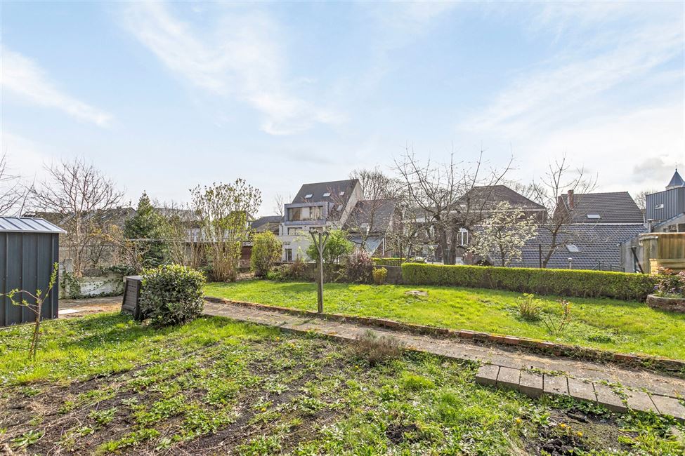 OPTION OPTION Maison à rénover avec tt mignon jardin