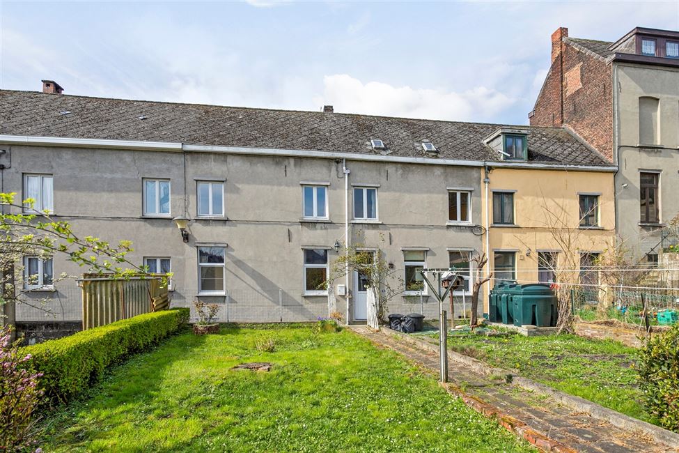 OPTION OPTION Maison à rénover avec tt mignon jardin