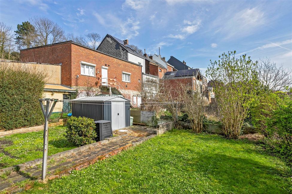 OPTION OPTION Maison à rénover avec tt mignon jardin