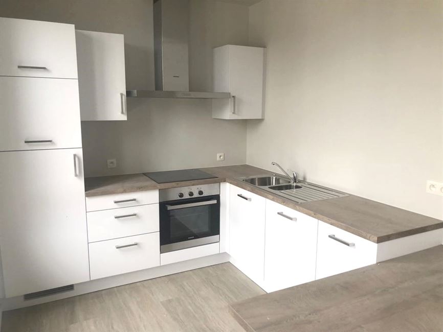 TROP TARD! LOUé! BEL APPARTEMENT 1CH QUASI NEUF! 