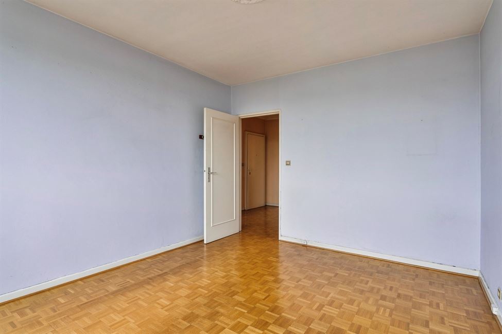 option/vendu: Bel appart. lumineux 2CH à rafraîchir