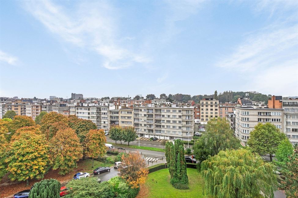 option/vendu: Bel appart. lumineux 2CH à rafraîchir