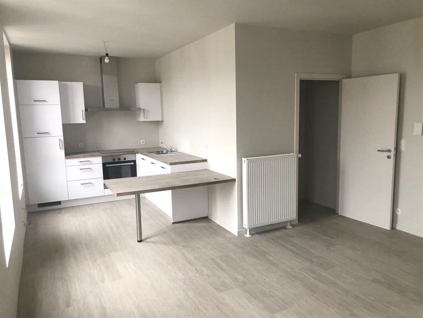 TROP TARD! LOUé! BEL APPARTEMENT 1CH QUASI NEUF! 