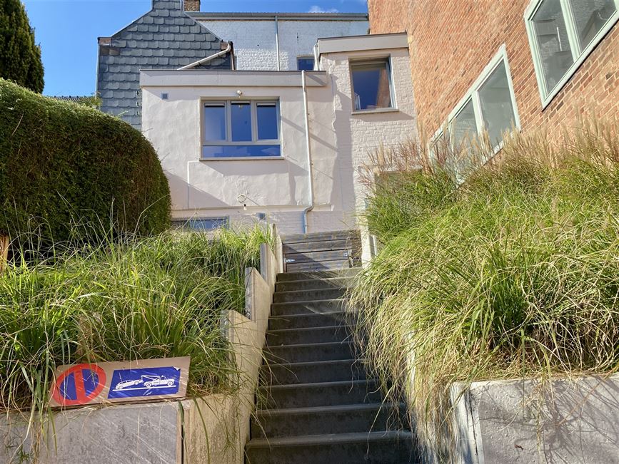 TROP TARD! LOUé! BEL APPARTEMENT 1CH QUASI NEUF!