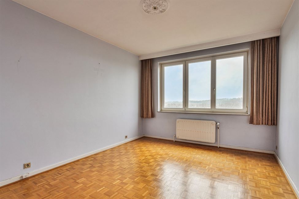 option/vendu: Bel appart. lumineux 2CH à rafraîchir