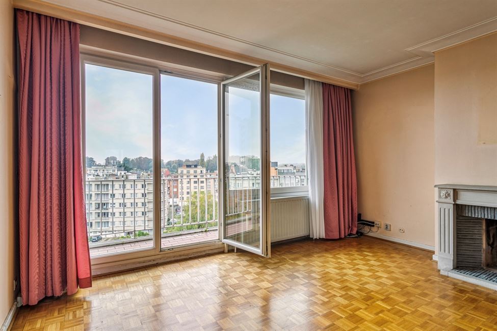 option/vendu: Bel appart. lumineux 2CH à rafraîchir