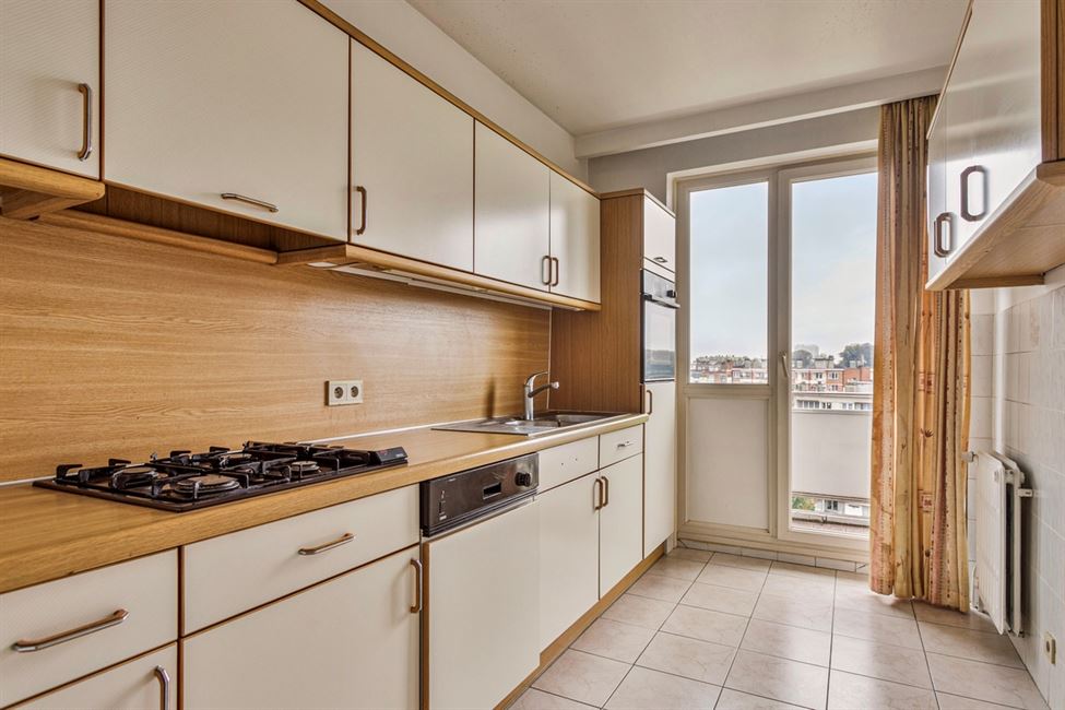 option/vendu: Bel appart. lumineux 2CH à rafraîchir