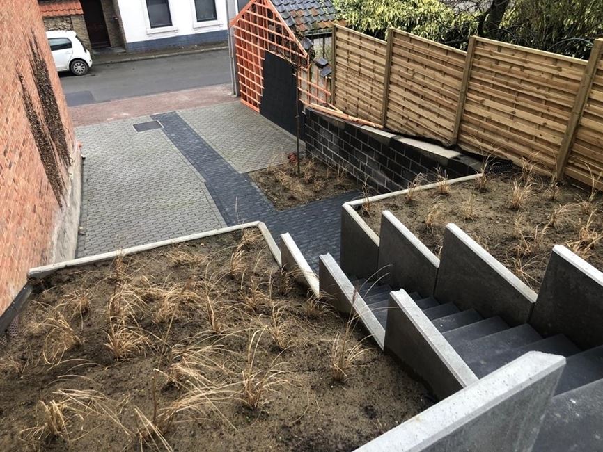 TROP TARD! LOUé! BEL APPARTEMENT 1CH QUASI NEUF! 