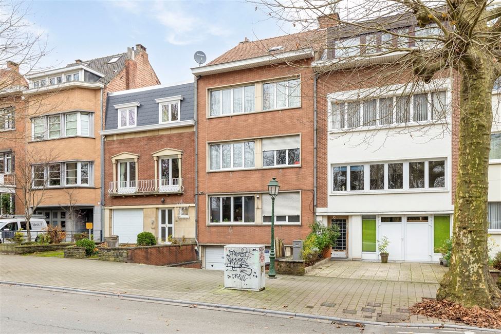 OPTION! Pagodes: Bel appartement 2CH avec splendide jardin