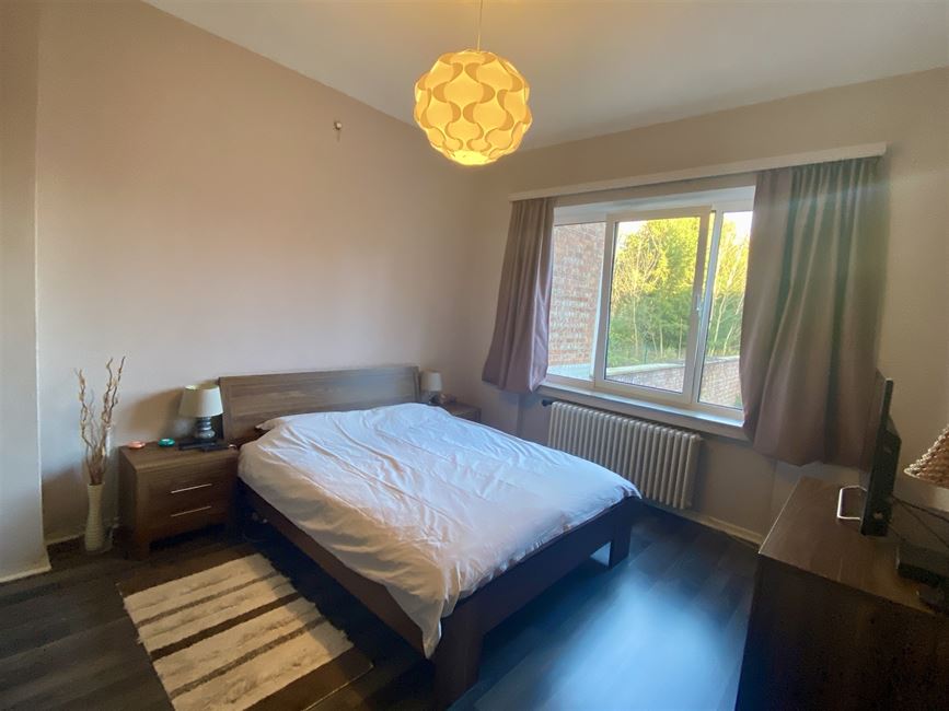 VENDU! Pagodes: Bel appartement 2CH avec splendide jardin