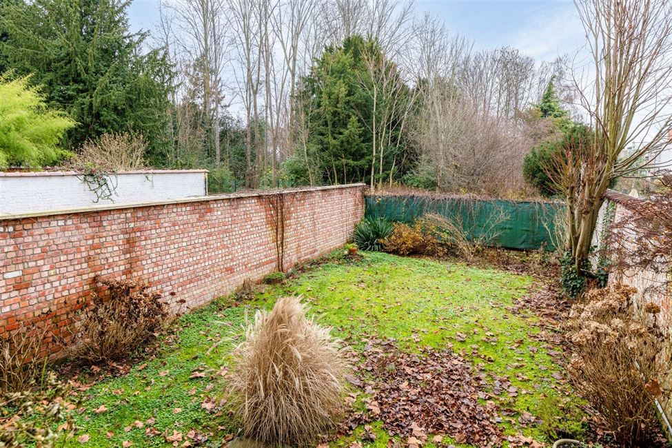 OPTION! Pagodes: Bel appartement 2CH avec splendide jardin