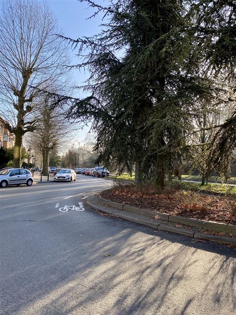 VENDU! Pagodes: Bel appartement 2CH avec splendide jardin