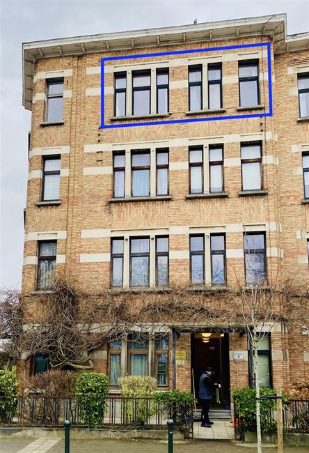 VENDU! Studio meublé en parfait état - top investissement!