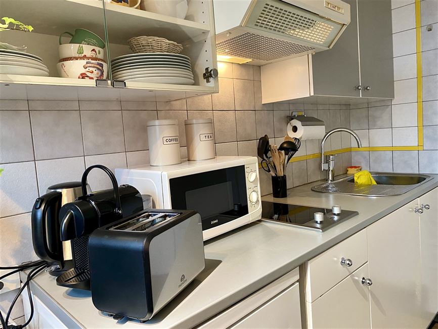 VENDU! Studio meublé en parfait état - top investissement!