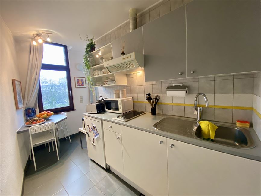 VENDU! Studio meublé en parfait état - top investissement!