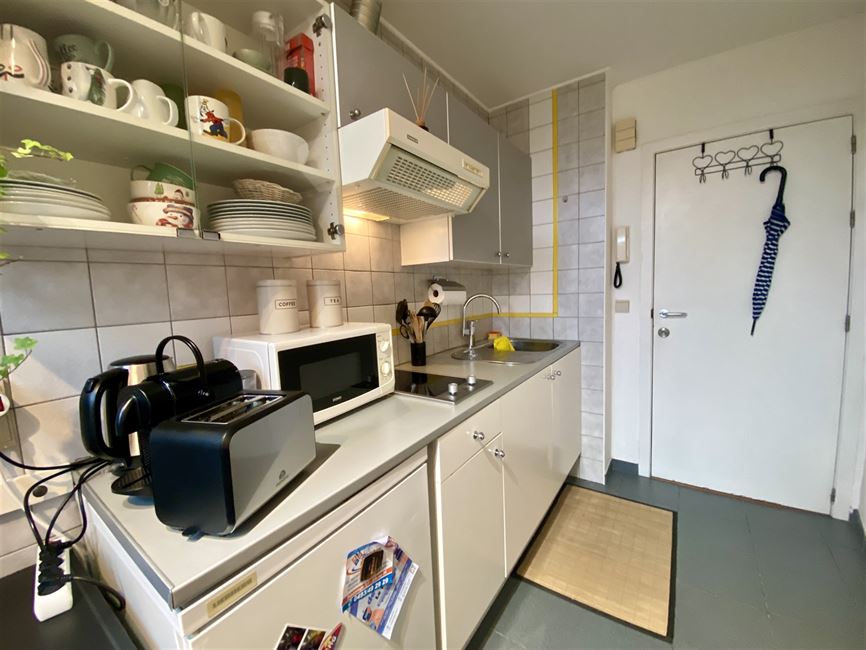 VENDU! Studio meublé en parfait état - top investissement!