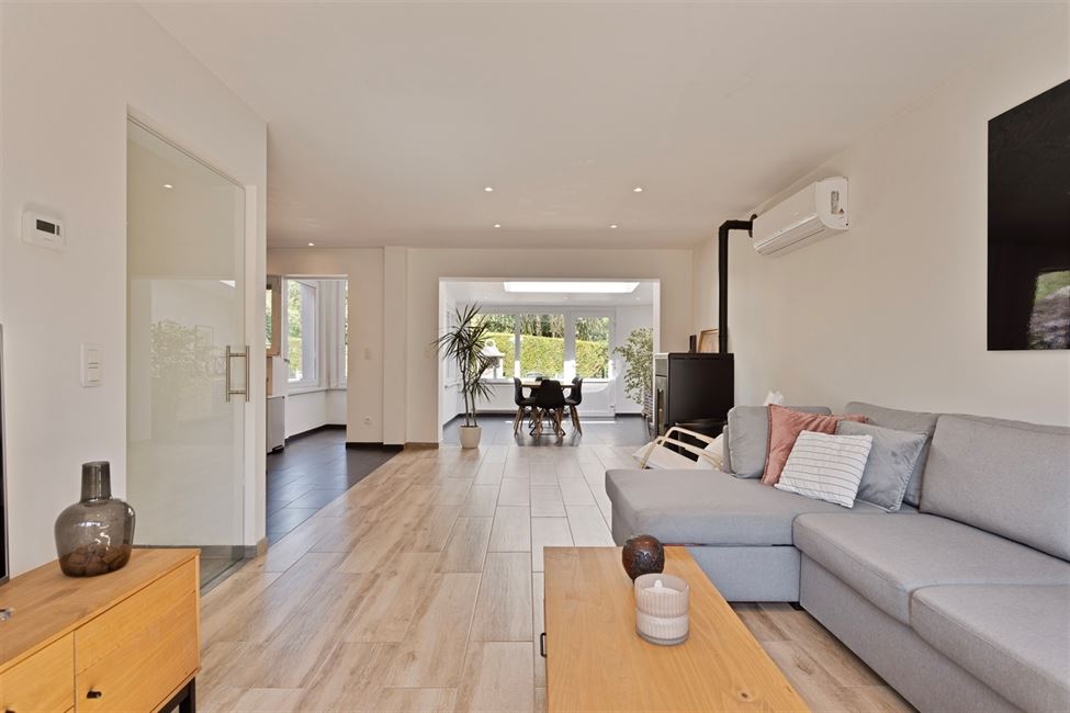 VENDUE! Maison bel étage 3 chambres, jardin