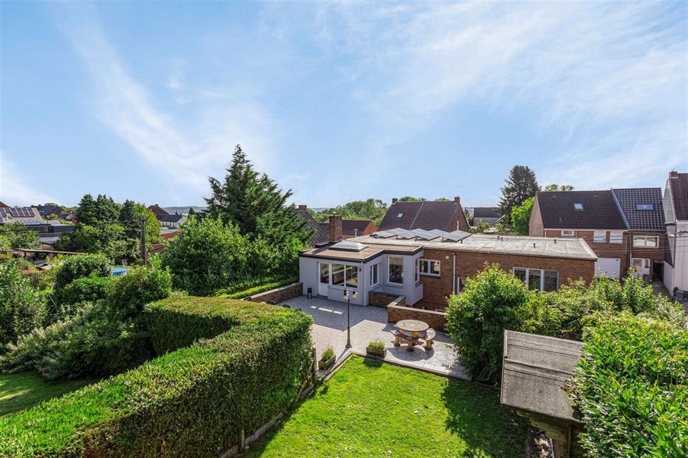 VENDUE! Maison bel étage 3 chambres, jardin