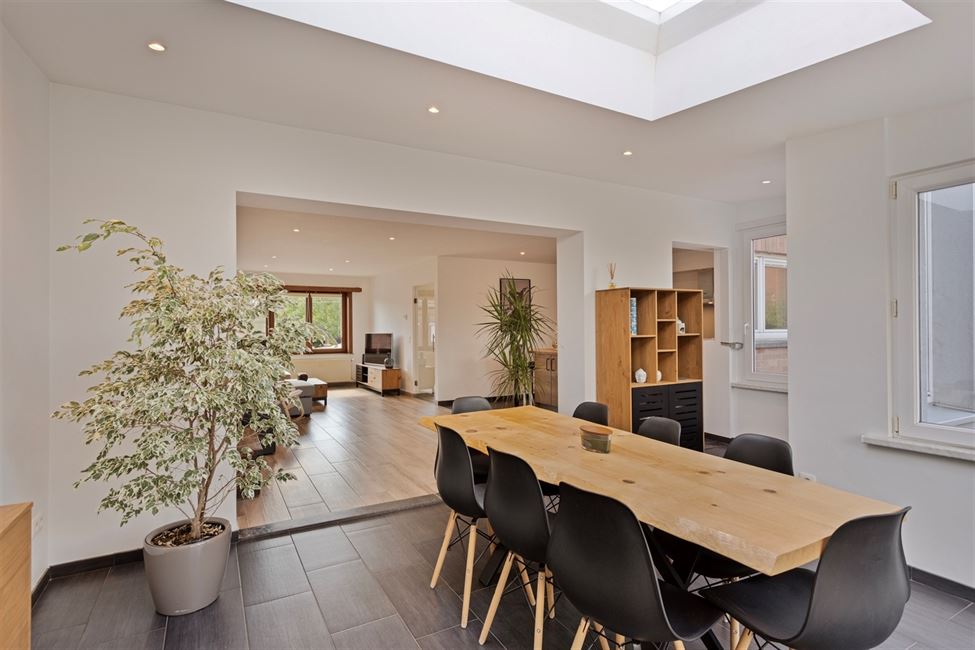 VENDUE! Maison bel étage 3 chambres, jardin