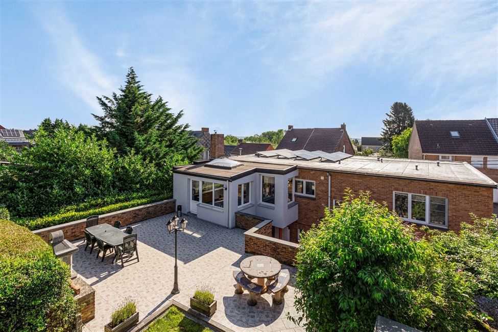 VENDUE! Maison bel étage 3 chambres, jardin