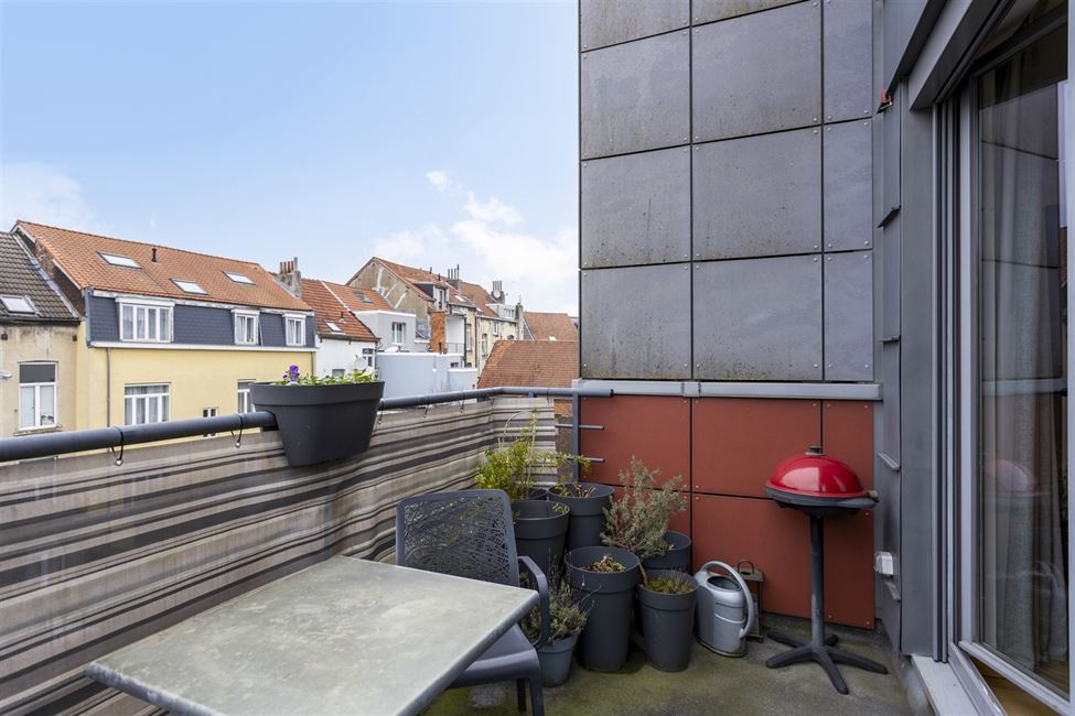 VENDU! Splendide appart. 2CH avec terr. dans clos tranquille