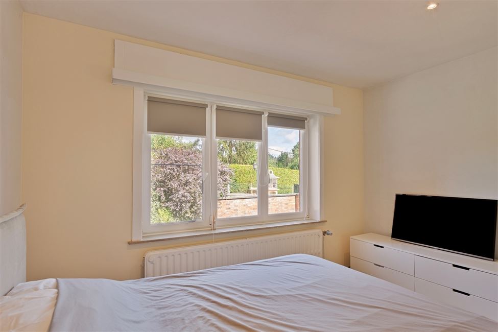 VENDUE! Maison bel étage 3 chambres, jardin